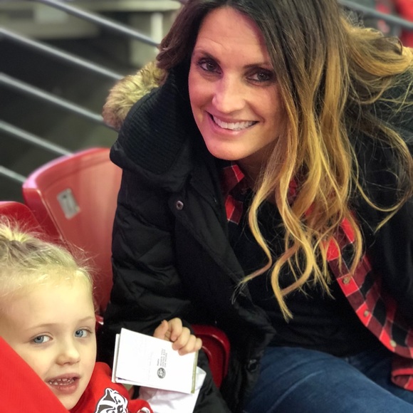 Meet your Posher, Laura - Picture 3 of 3